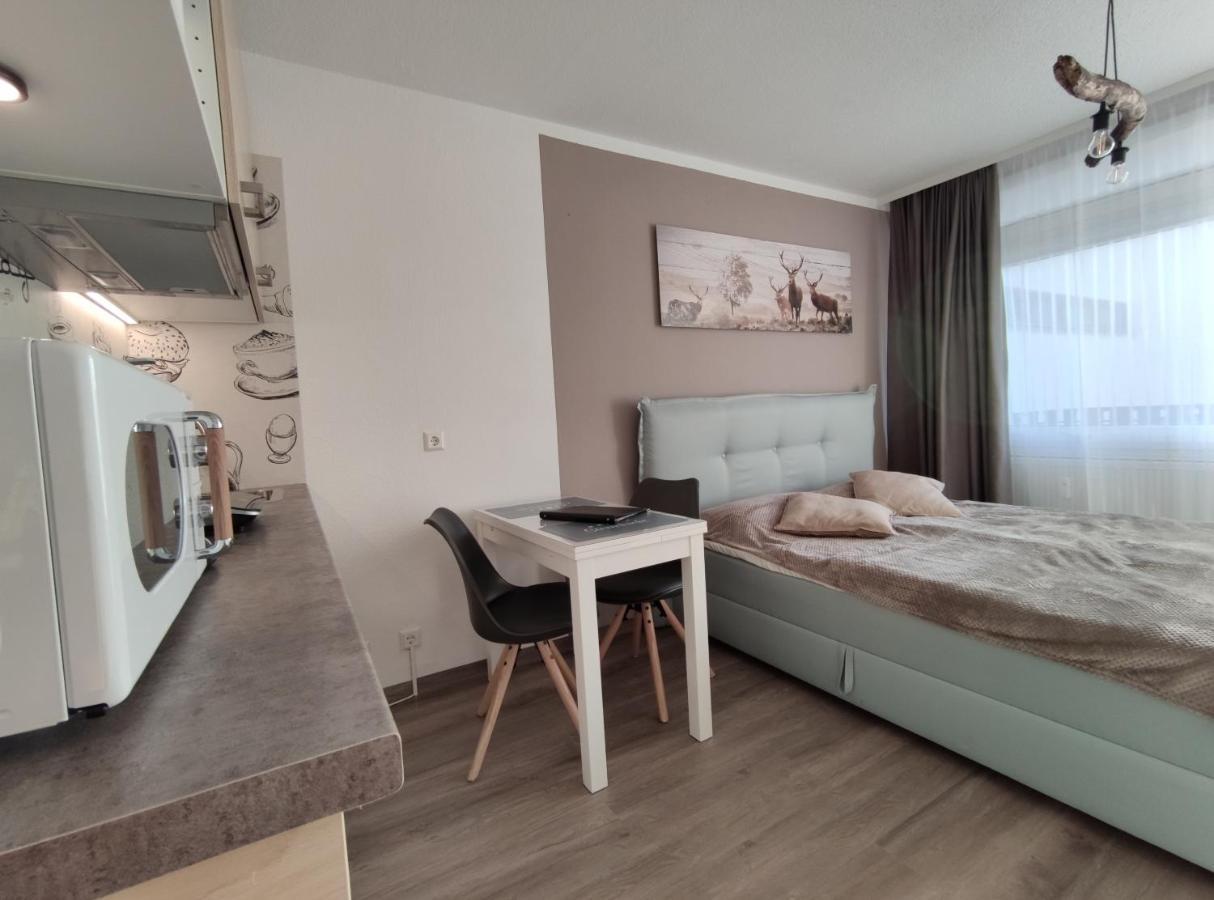 20qm Mit Balkon Und Innenpool - 22010 Apartment