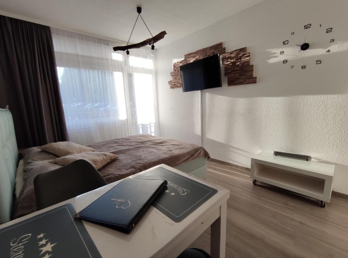 20qm Mit Balkon Und Innenpool - 22010 *