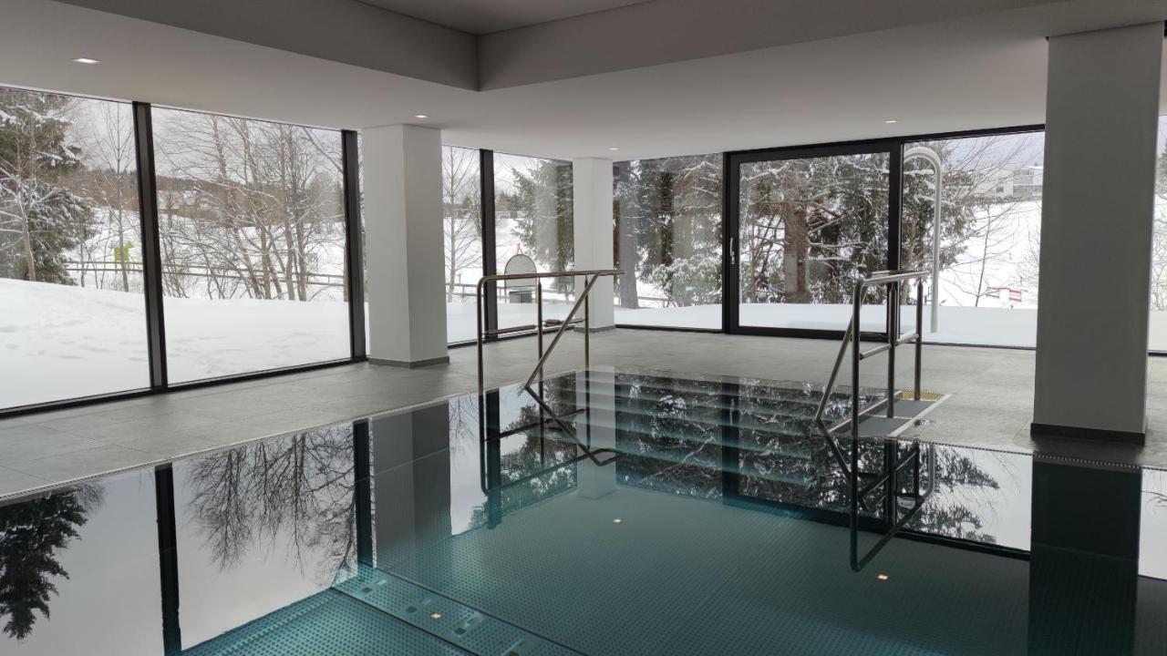 20qm Mit Balkon Und Innenpool - 22010 Apartment
